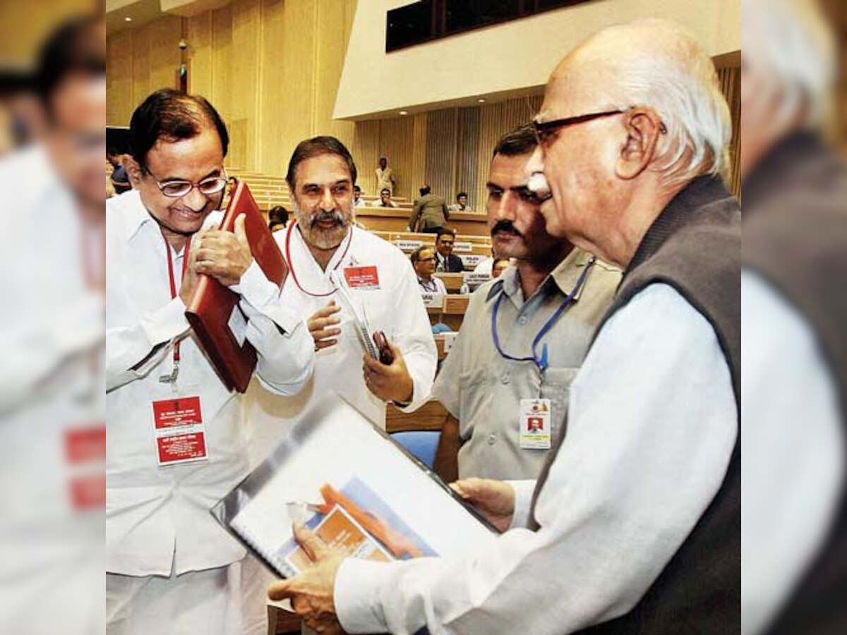 P Chidambaram's salvo at Narendra Modi sparks off 'encounter of facts'