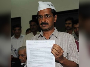 Arvind Kejriwal asks President Pranab Mukherjee not to sign ordinance on convicted lawmakers