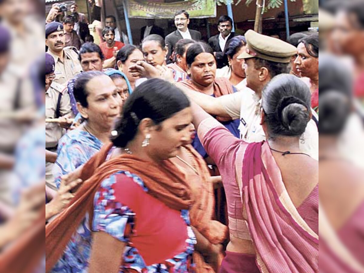 27 eunuchs jailed for disturbing peace in court