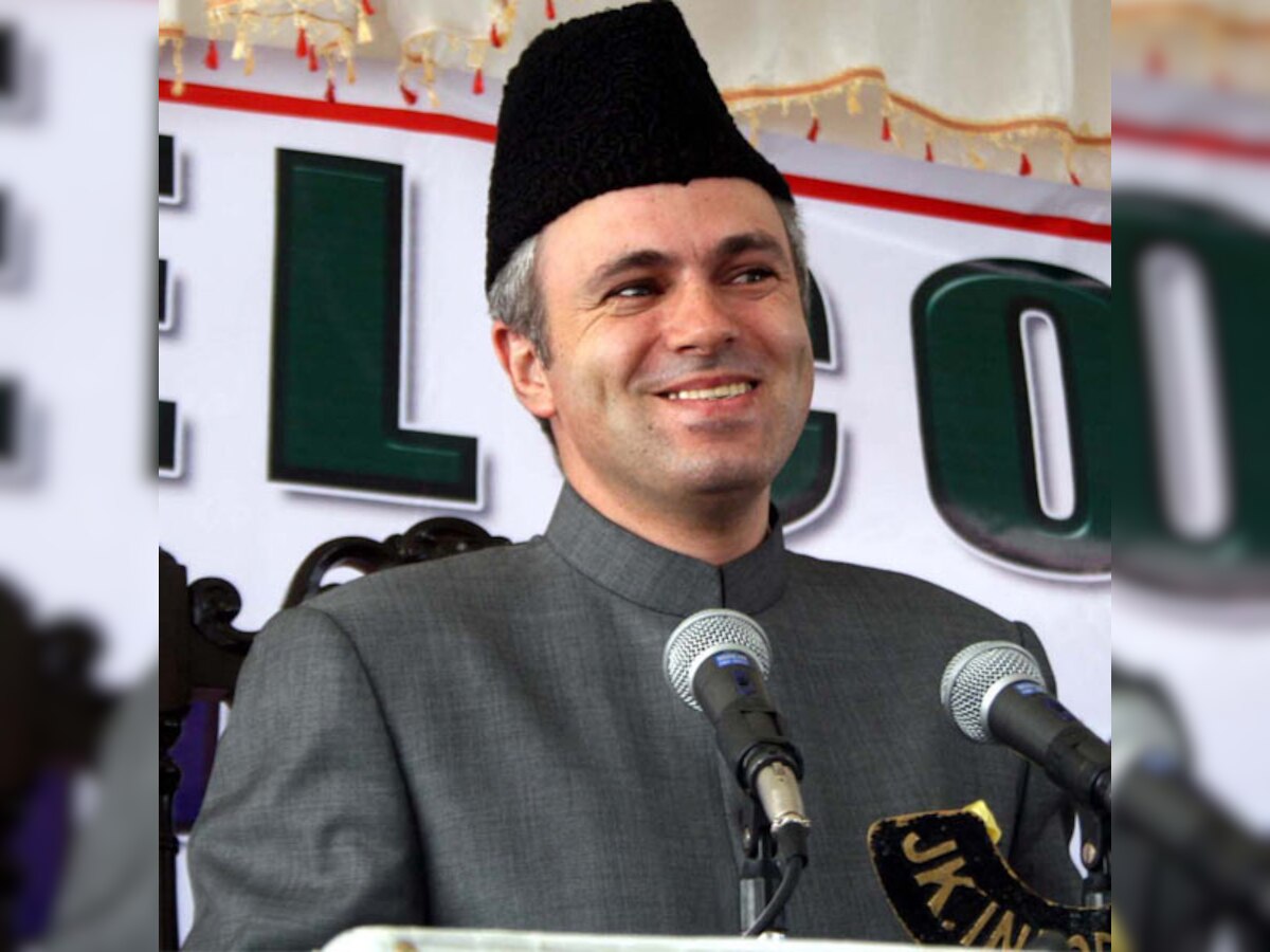 Omar Abdullah salutes Manmohan Singh for sticking to plan to meet Nawaz Sharif