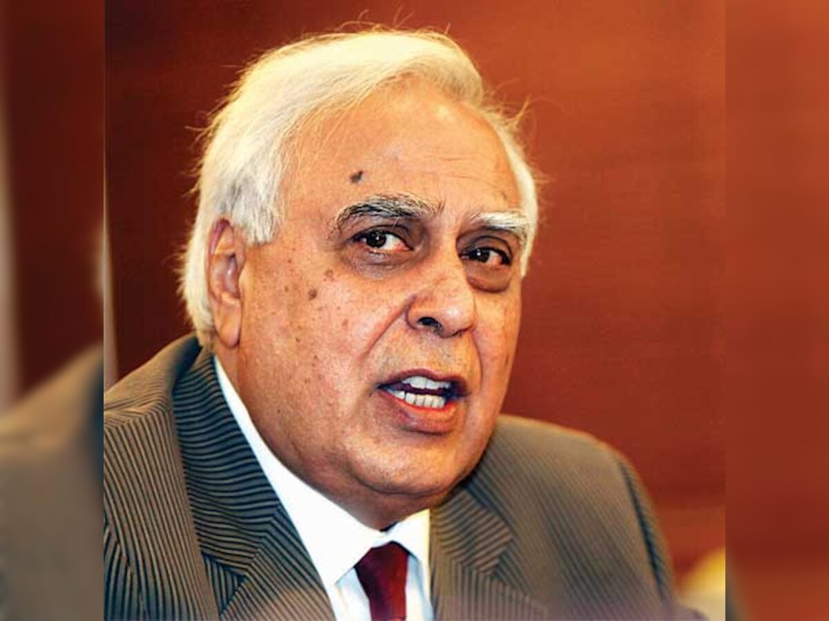 Kapil Sibal challenges Narendra Modi to debate, slams Gujarat CM for 'politics of lies'