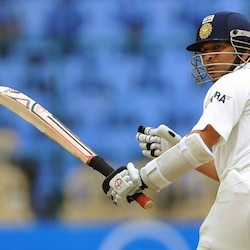 Sachin Tendulkar shines in farewell Test, India in driver's seat