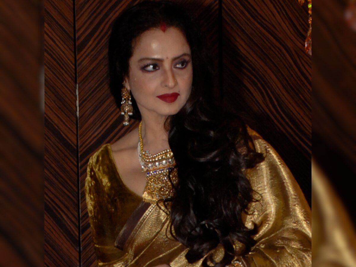 Karan Johar keen to have Rekha on 'Koffee with Karan'