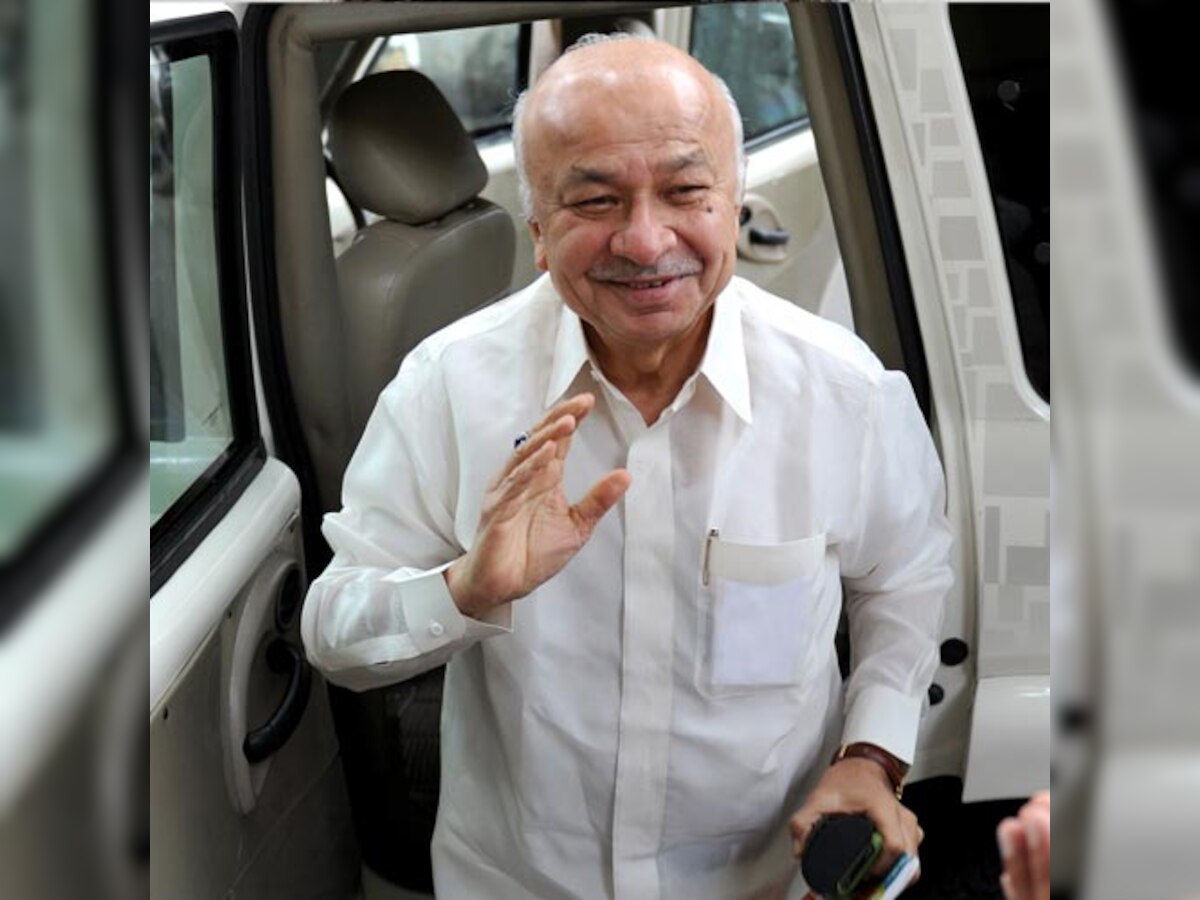 Special cabinet meeting on Dec 3 to discuss Telangana: Sushilkumar Shinde