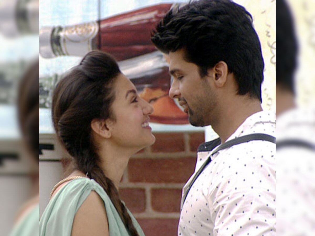 'Bigg Boss 7': Kushaal-Gauahar profess love for each other on prime time, Ajaz left heartbroken