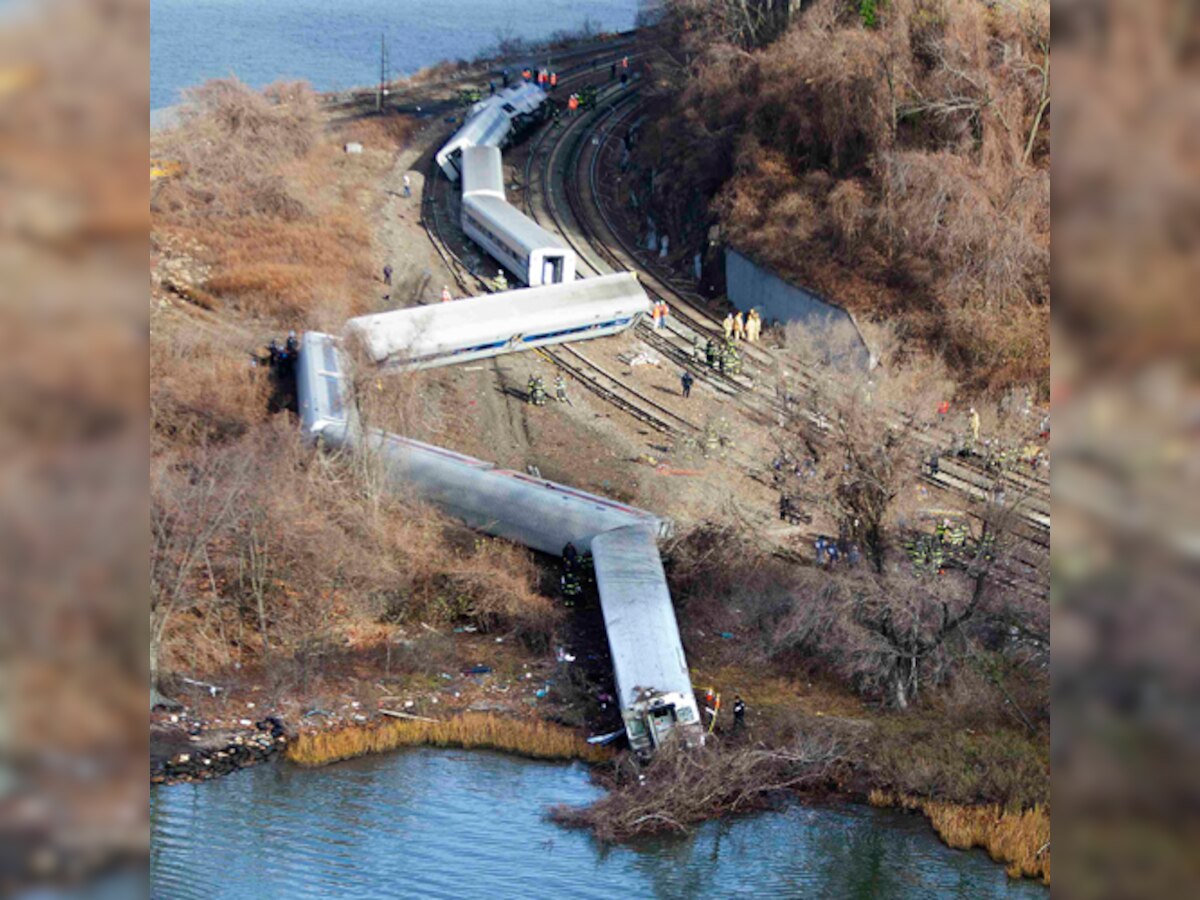 New York City commuters warned of delays following train derailment