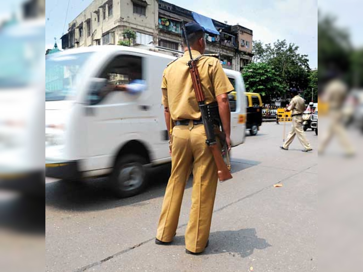 Mumbai police rolls up their sleeves to ensure a safe New Year's