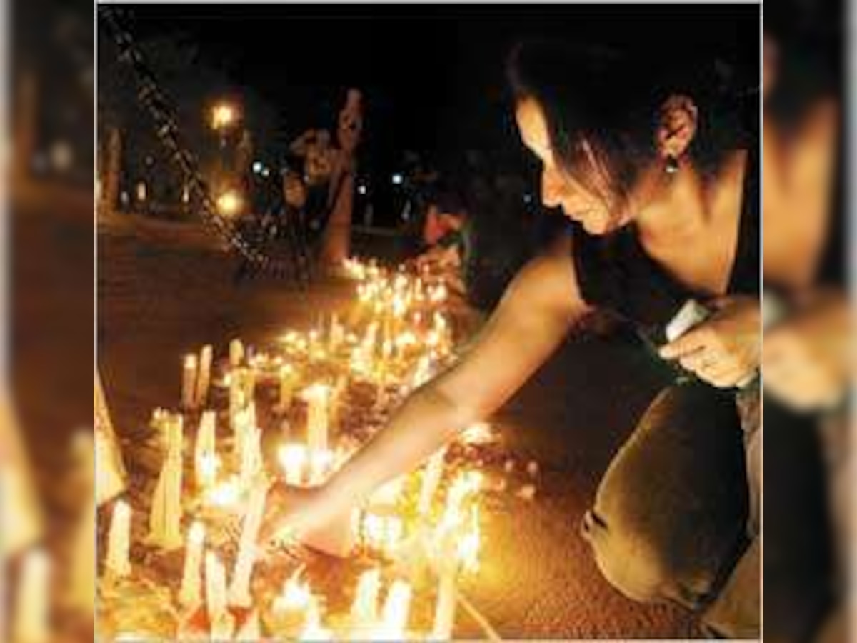 Delhi does a candle-light vigil for Jessica