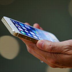 Apple denies knowledge of iPhone exploit allowing NSA interception