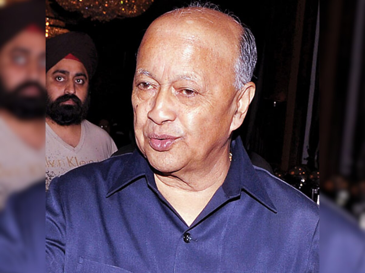 Virbhadra Singh files defamation cases against Arun Jaitley, Prem Kumar Dhumal for 'unleashing malicious campaign'