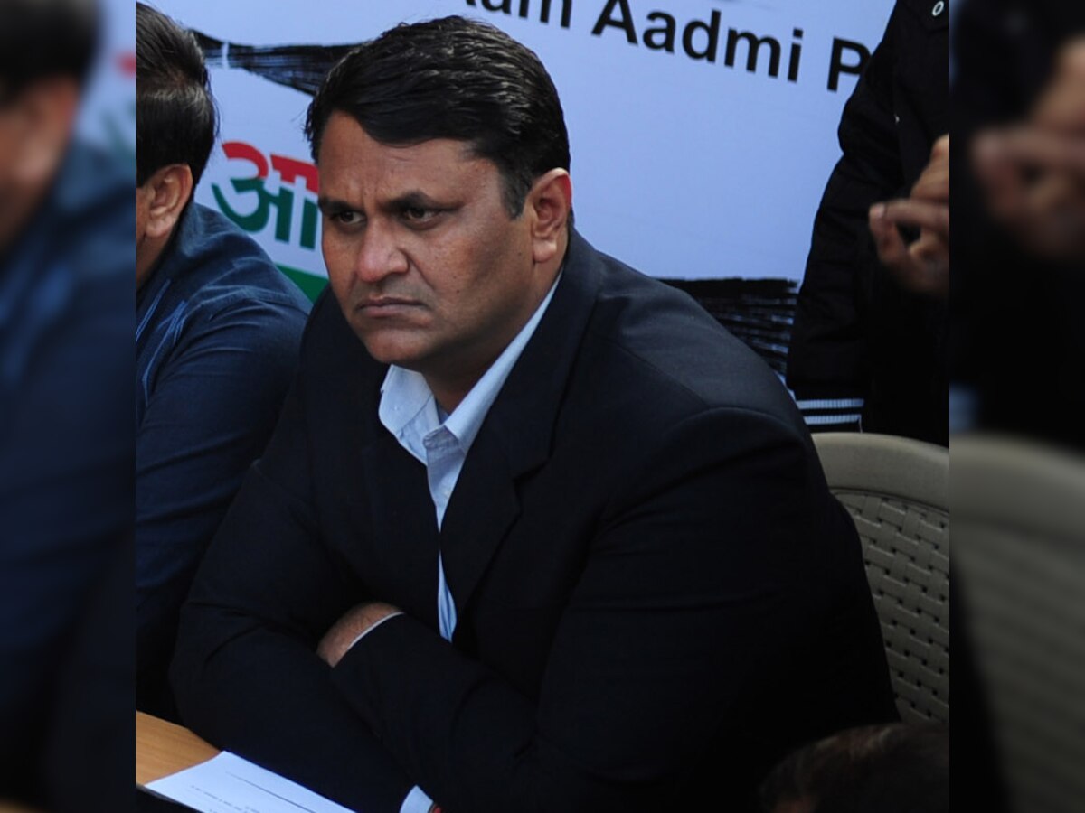 Vinod Binny withdraws stir, gives Arvind Kejriwal deadline of 10 days