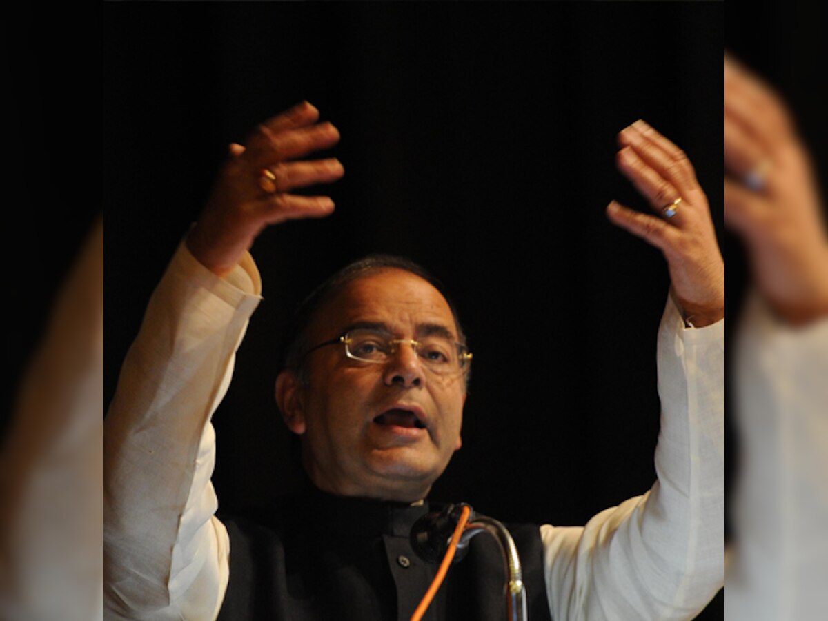 Arun Jaitley terms AAP supporters' protest mere political gimmickry