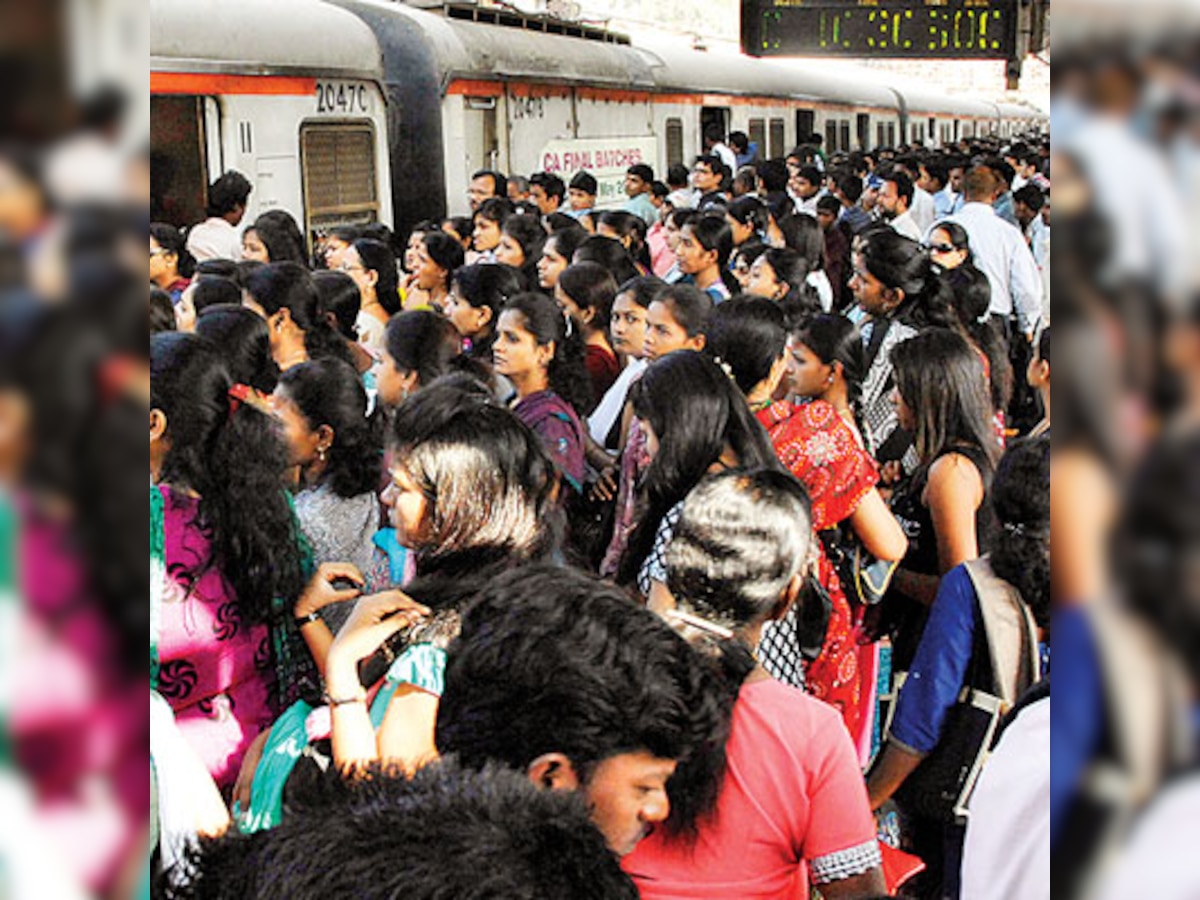 420 women died after falling off trains in Mumbai last year, say railway police