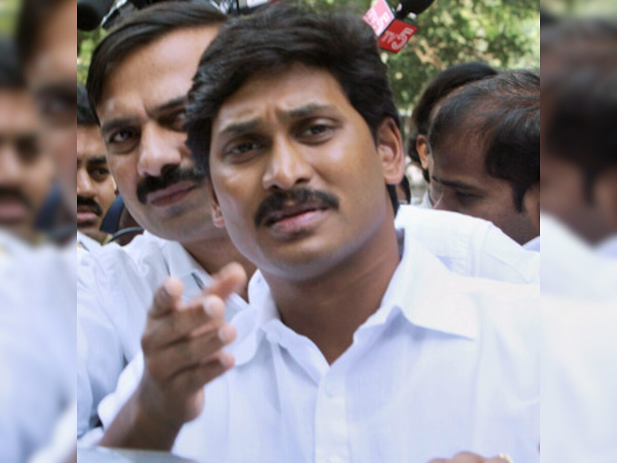 Jaganmohan Reddy stages dharna in capital, courts arrest