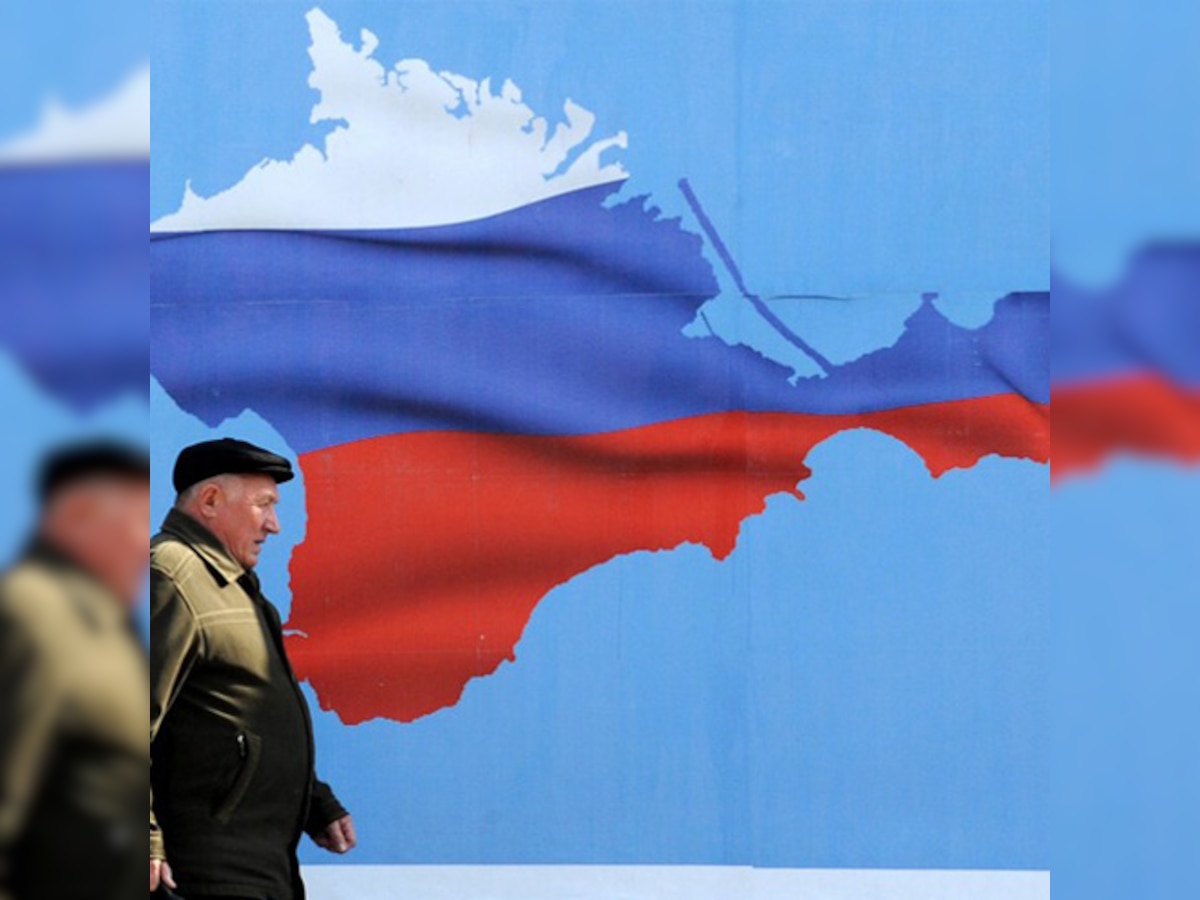 US, EU set sanctions as Putin recognises Crimea 'sovereignty'