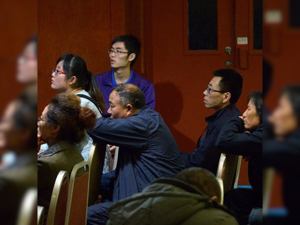 Chinese relatives of missing MH370 passengers threaten 'hunger strike'
