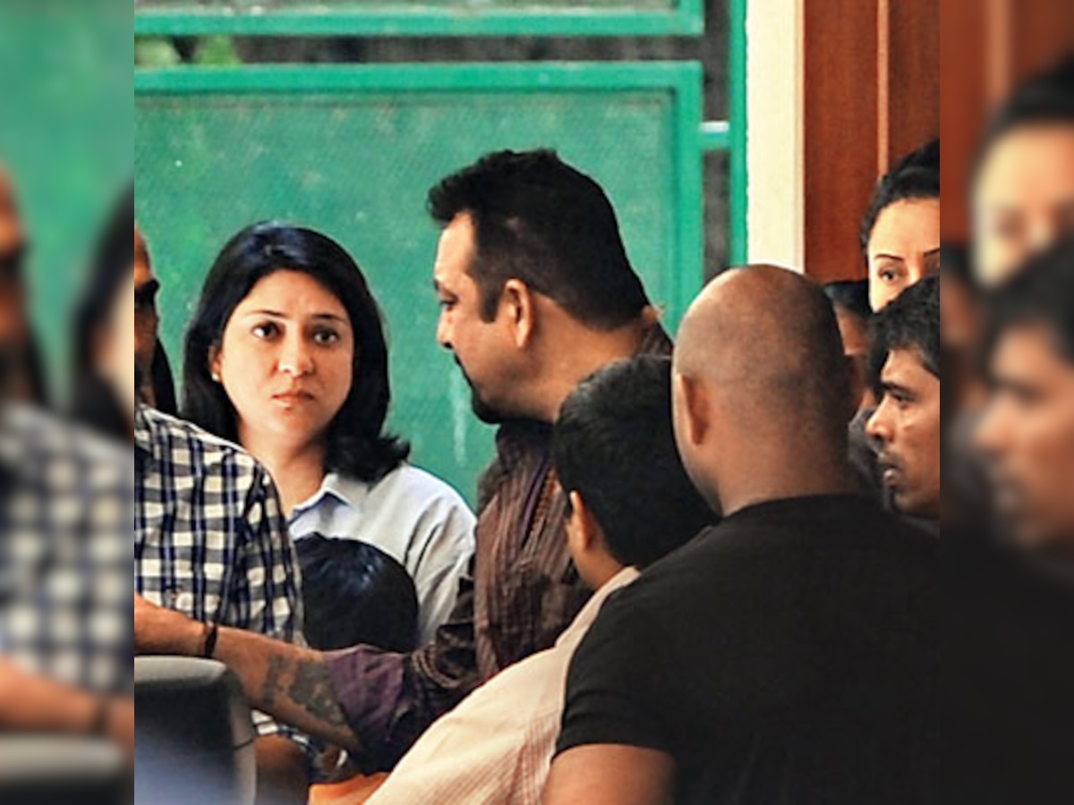 Sanjay Dutt back in jail as parole comes to end