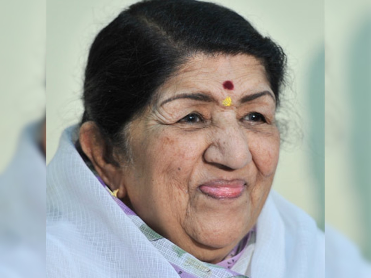Lata Mangeshkar takes to Twitter to refute heart attack rumours