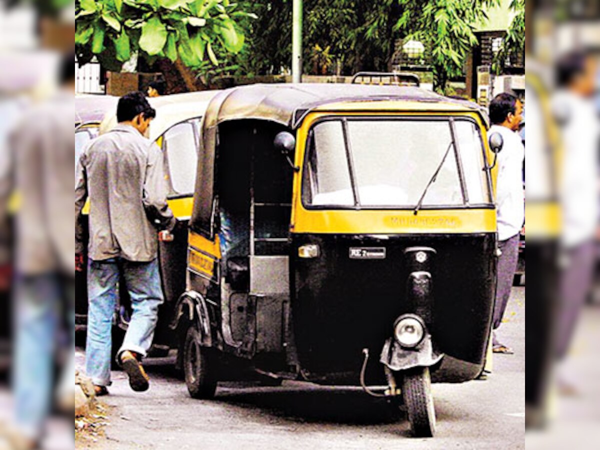 Traffic cops begin reining in errant Gorai rickshaw drivers