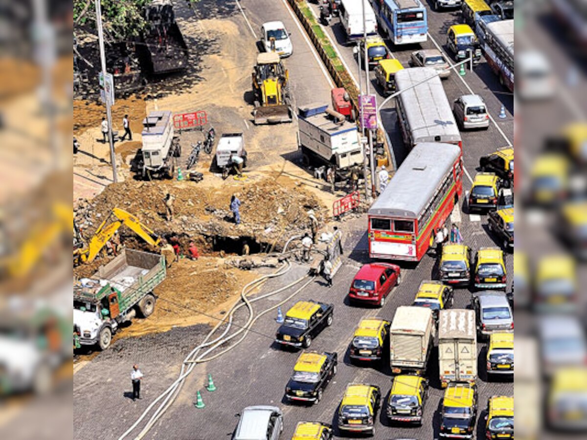 Day on, BMC yet to fix cave-in near Mantralaya