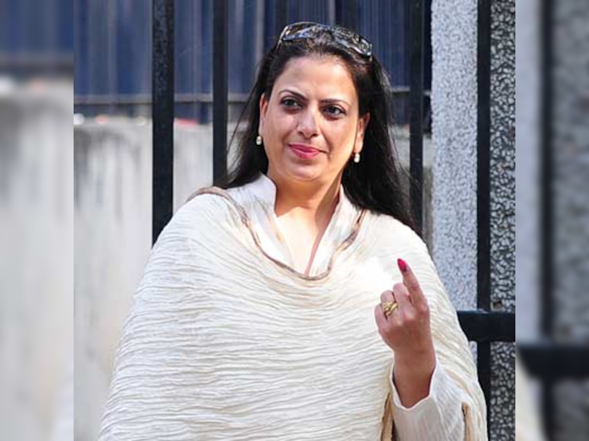 LK Advani's daughter Pratibha campaigns for her father in Lok Sabha seat 