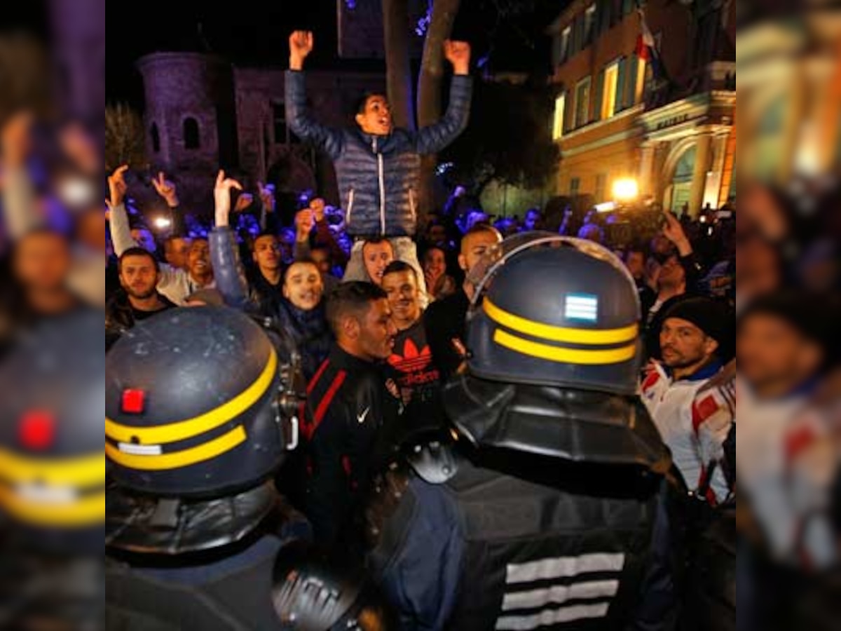 Brazilian police backed by troops occupy slum by Rio de Janeiro airport