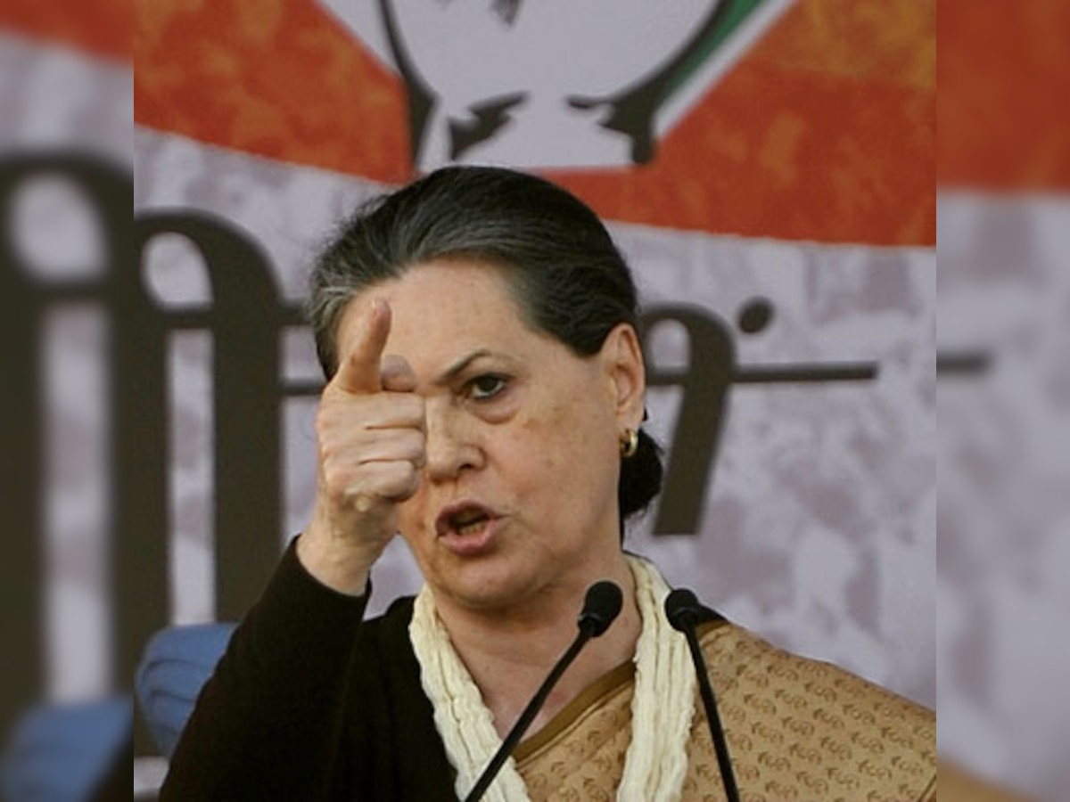 Under attack on Sri Lanka Tamils issue, Sonia Gandhi raises Rajiv Gandhi's killing