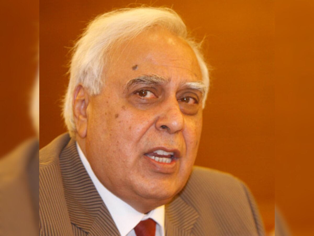 Naming Snoopgate judge no poll code violation: Kapil Sibal