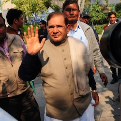 After Nitish Kumar's resignation, JD(U) to elect new leader: Sharad Yadav