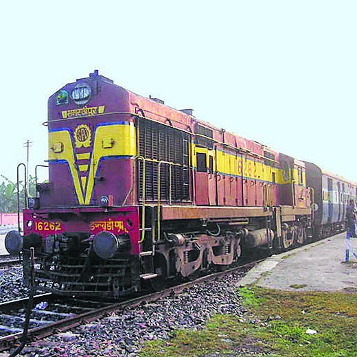 Diva Roha Passenger Diva-Roha train cancelled after bomb scare