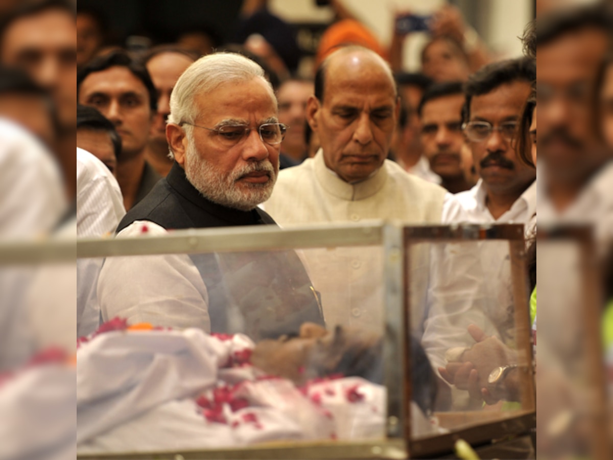 Union Minister Gopinath Munde dies in a road accident in Delhi; PM Modi calls it a major blow to the nation and the government