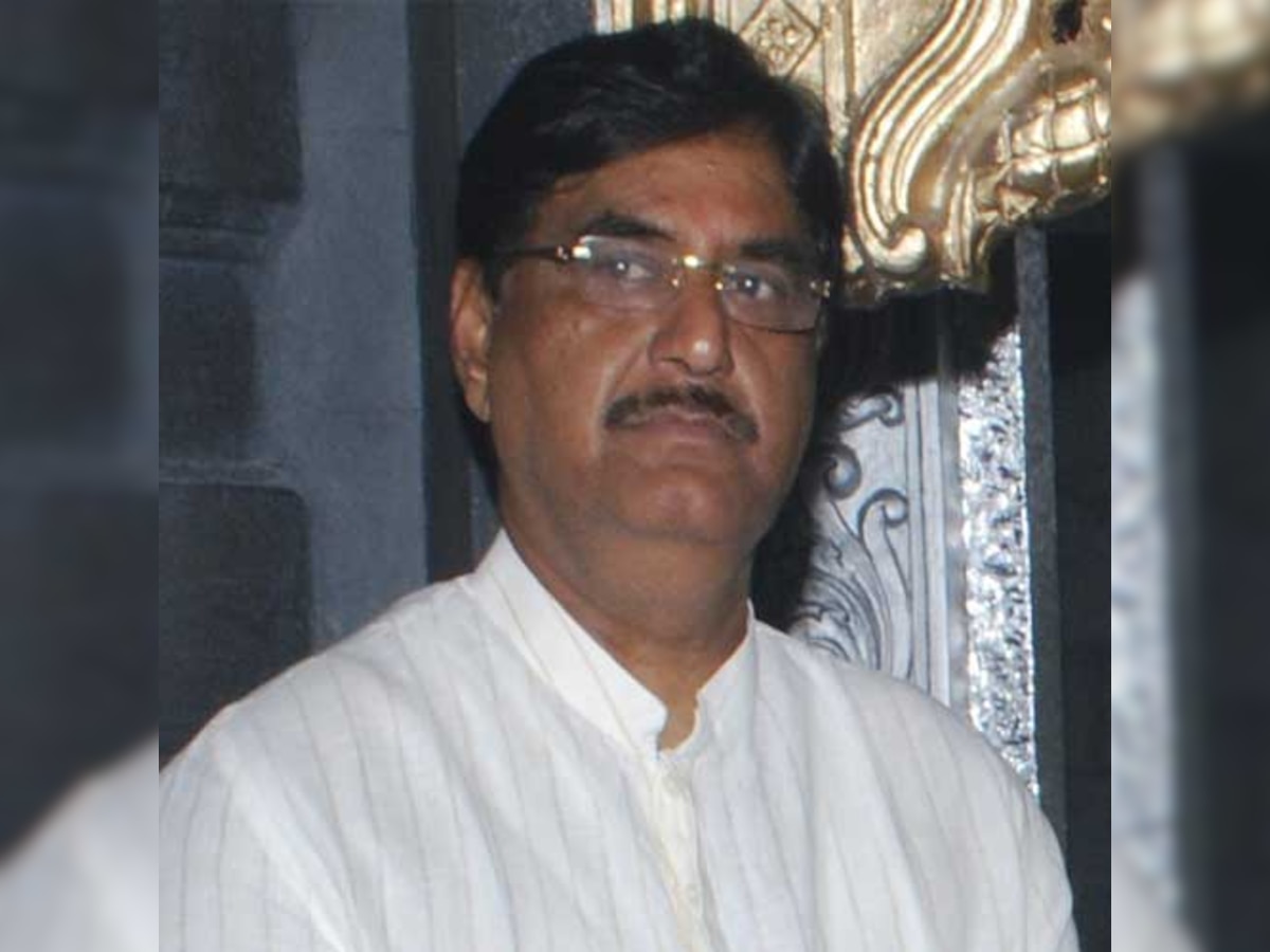 Driver of cab which hit Gopinath Munde's car had jumped red light, was speeding: Delhi Police