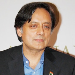 Shashi Tharoor writes to Congress explaining praise for Narendra Modi 