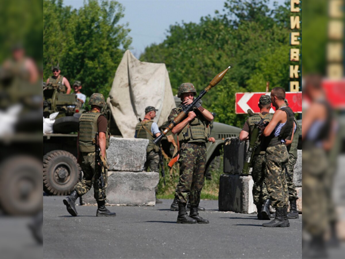 Petro Poroshenko to be sworn in as president as Ukraine's east seethes with separatist conflict