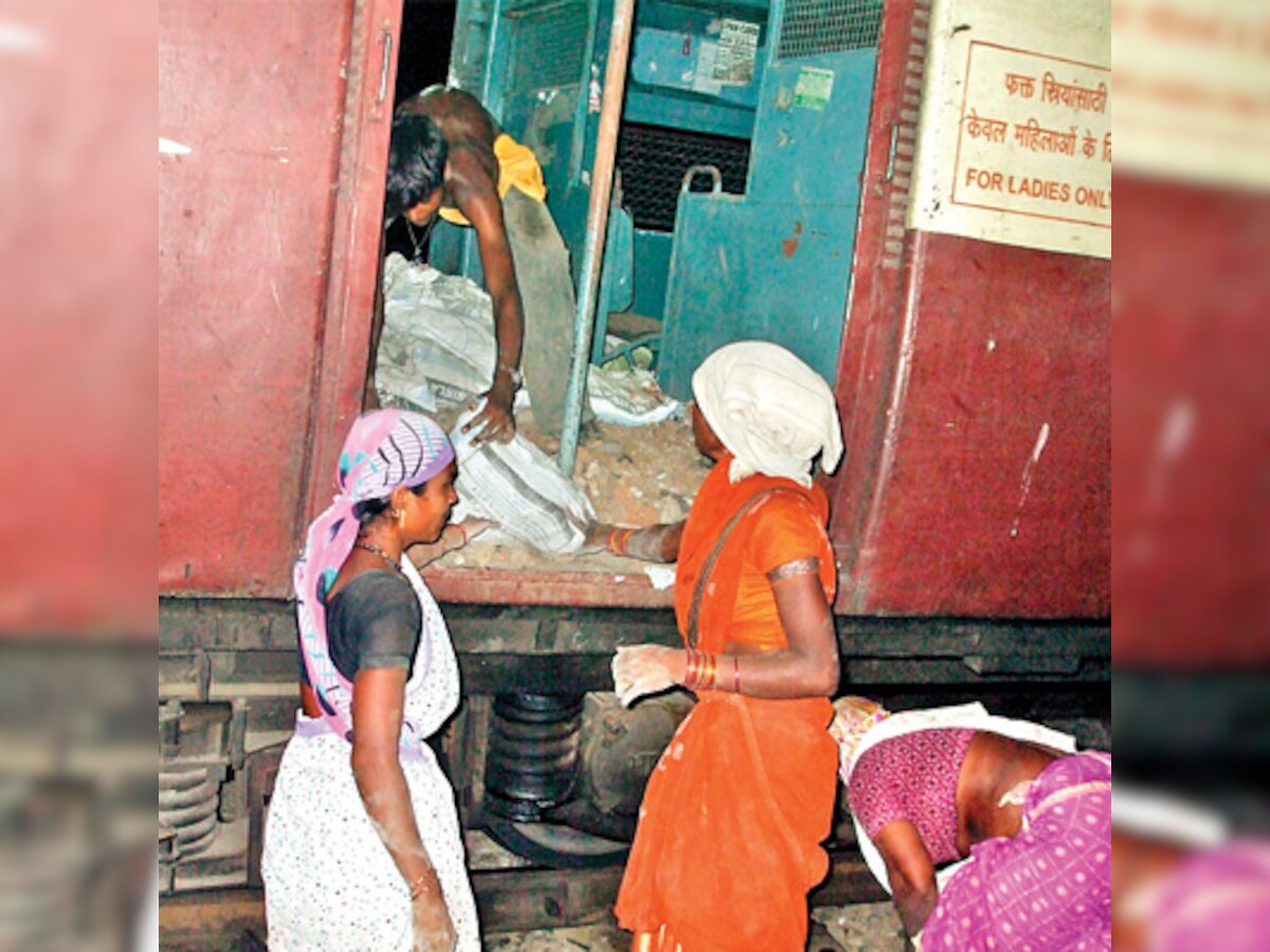 Central Railway hopes drain clean-up will avoid track flooding
