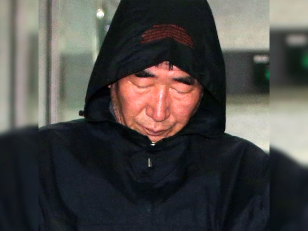 South Korea ferry disaster: Murder trial opens for captain and crew as search for victims continues