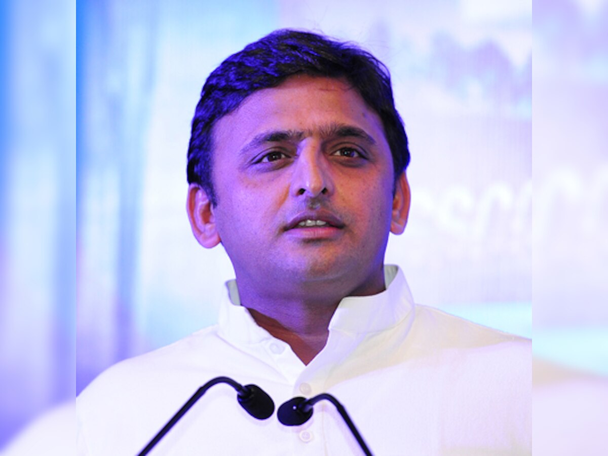 Akhilesh Yadav meets Uttar Pradesh Governor amidst allegations of law and order failure 