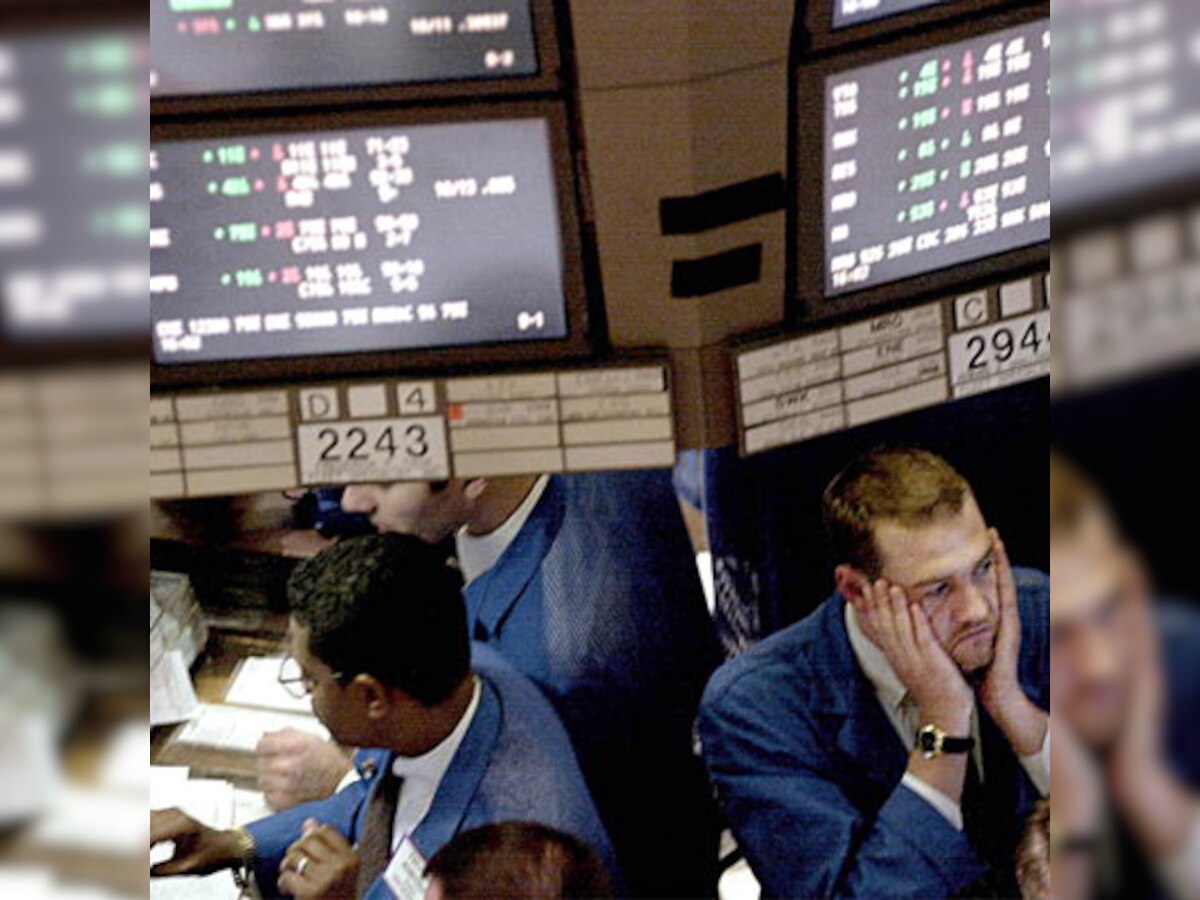 Asian shares struggle, oil firms on Iraq anxiety