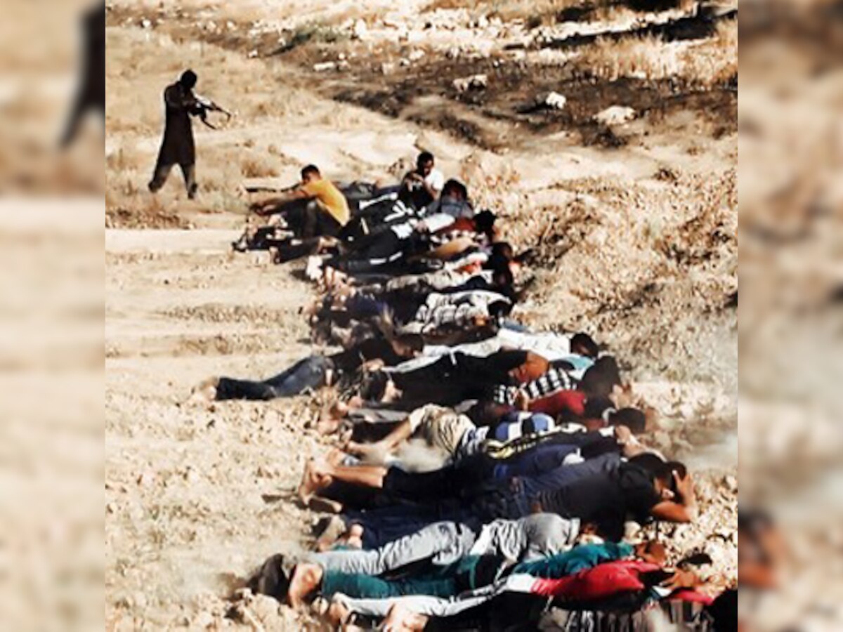 Images of Iraq genocide: ISIL militants execute hundreds of soldiers in mass killings