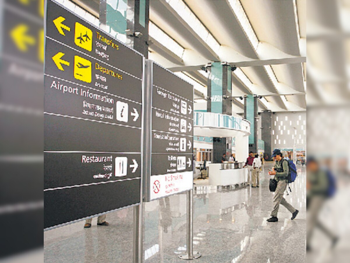 SpiceJet, IndiGo drop fares again as dogfight intensifies