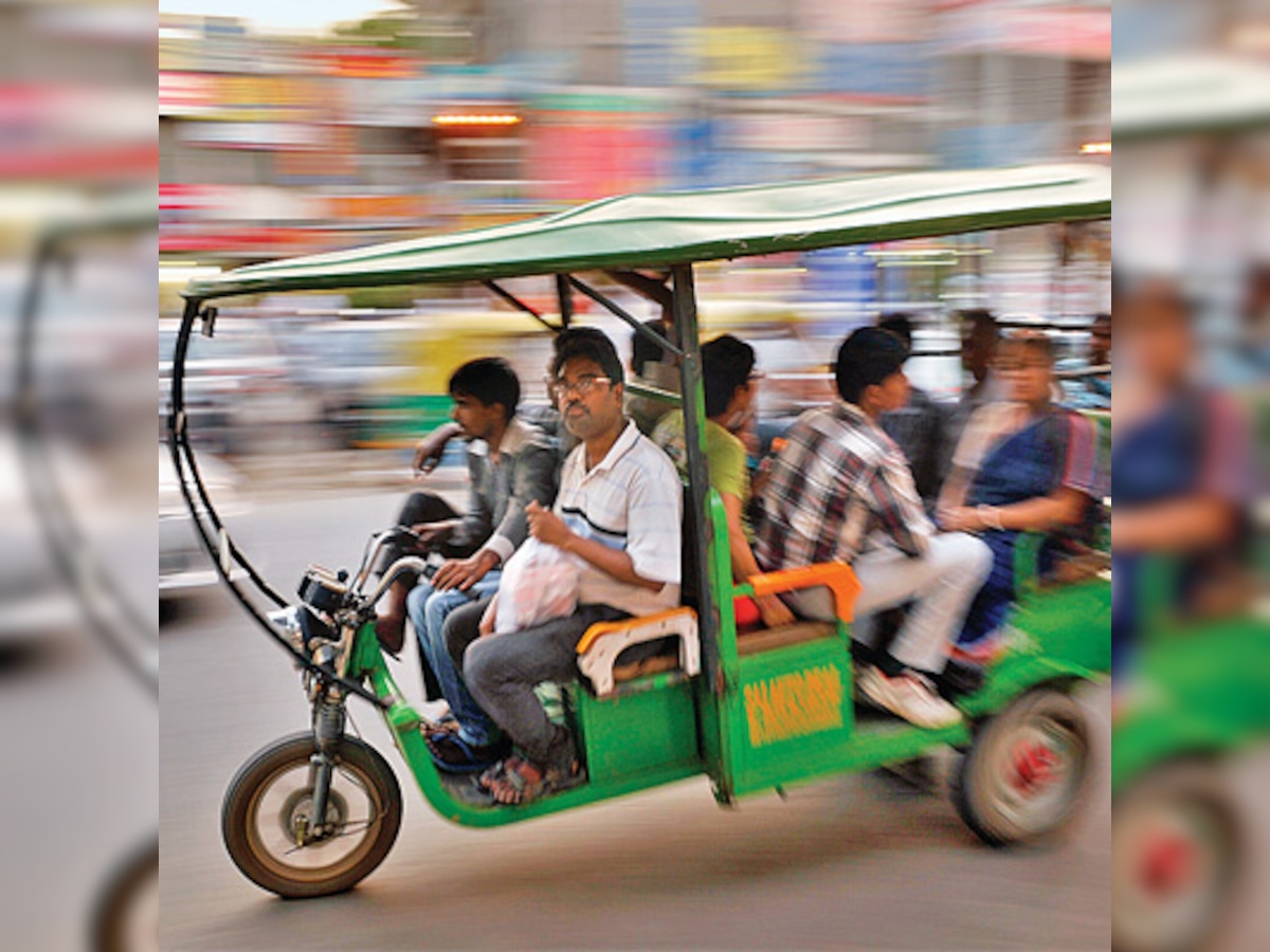 Nitin Gadkari spells relief for e-rickshaws