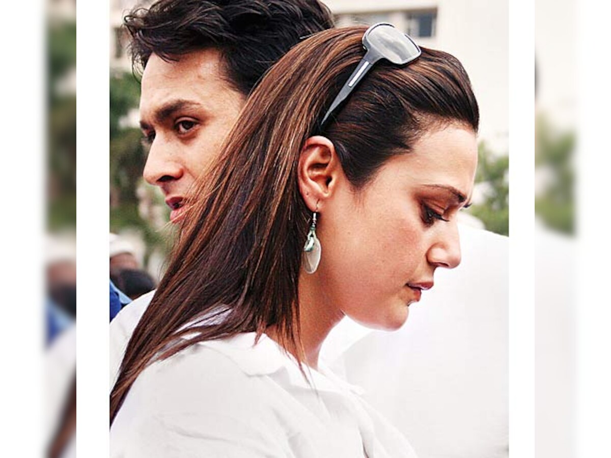 Preity Zinta likely to record her statement before Mumbai Police today