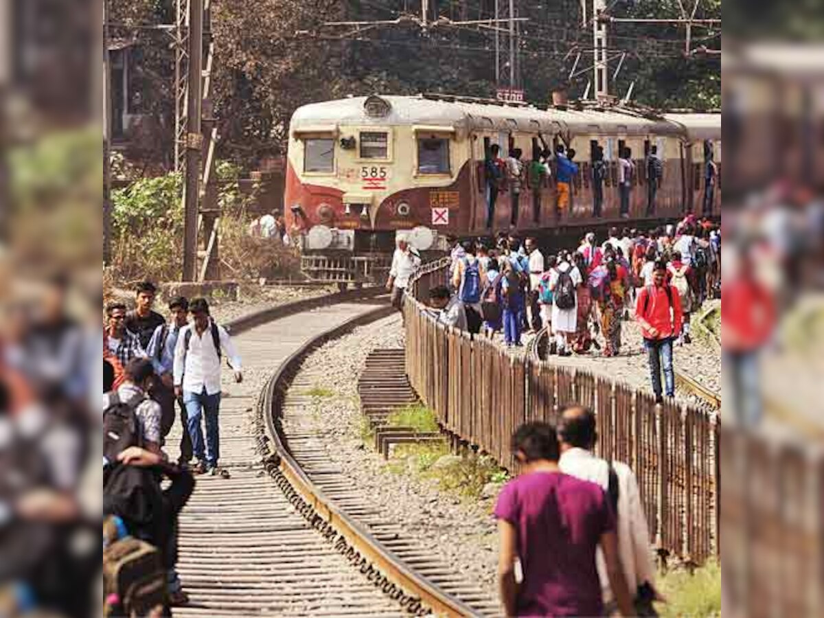 CST-Titwala slow train breaks down, commuters inconvenienced