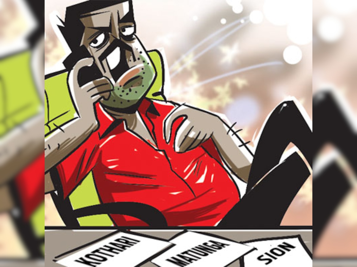 Conman poses as cop to extort jeweller