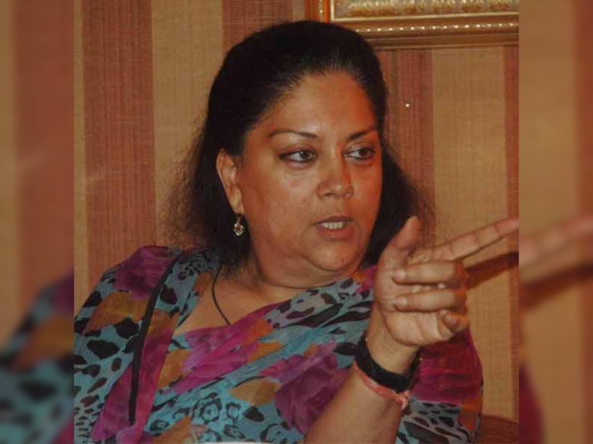 Vasundhara Raje stops motorcade to attend to accident victims