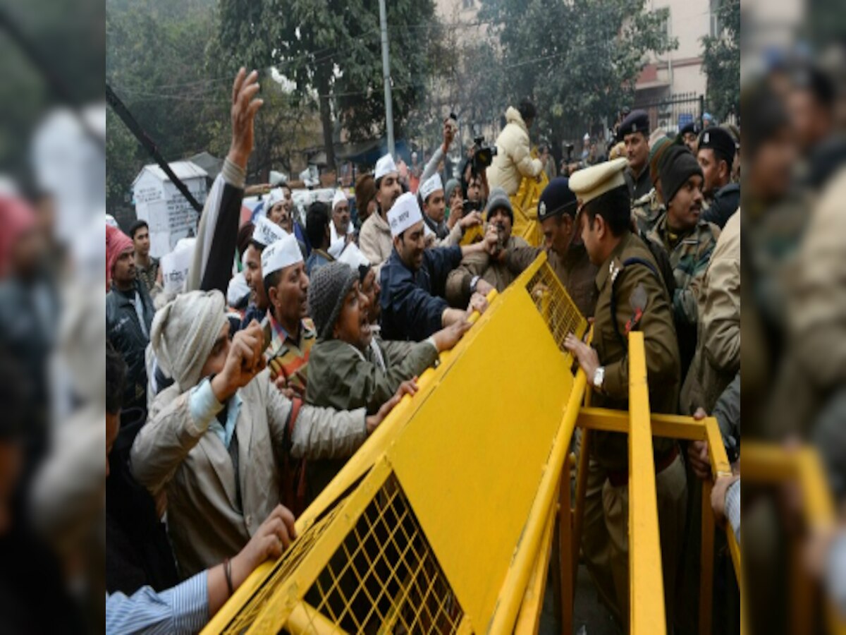 Protest outside Israel Embassy; several detained 