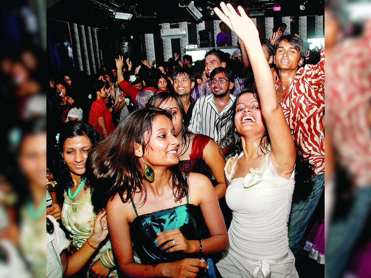 Should 'pub culture' be a part of India's tourist attraction? 