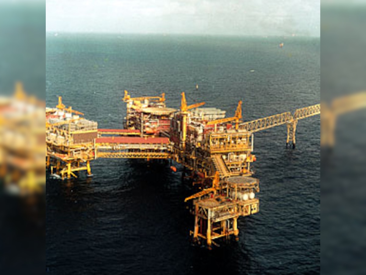 Gas leak at Bombay High oil rig off the coast of Mumbai, 42 contractors rescued