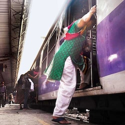 dna exclusive: New train rakes leave a dangerous gap between train and platform; Western Railway writes to Ministry on raising platform height