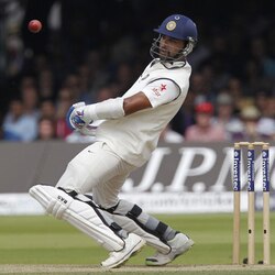 Indian batsmen continue to struggle against England's bowling attack in second Test